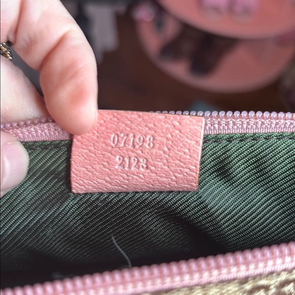 Gucci Boat Pochette bag with pink details - Picture 12 of 14